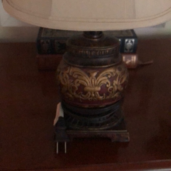 Small lamp works perfectly! - Picture 7 of 7